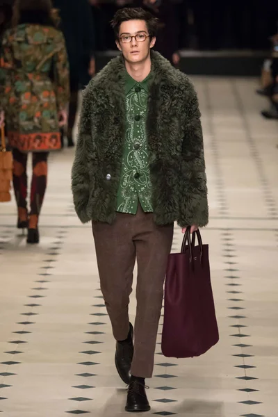 Look 14